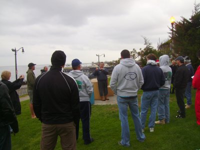 Tony gives the dive briefing.
