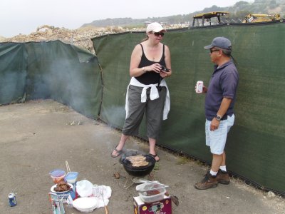 New diver Jill consults Ed over his 20 plus years of diving experience.